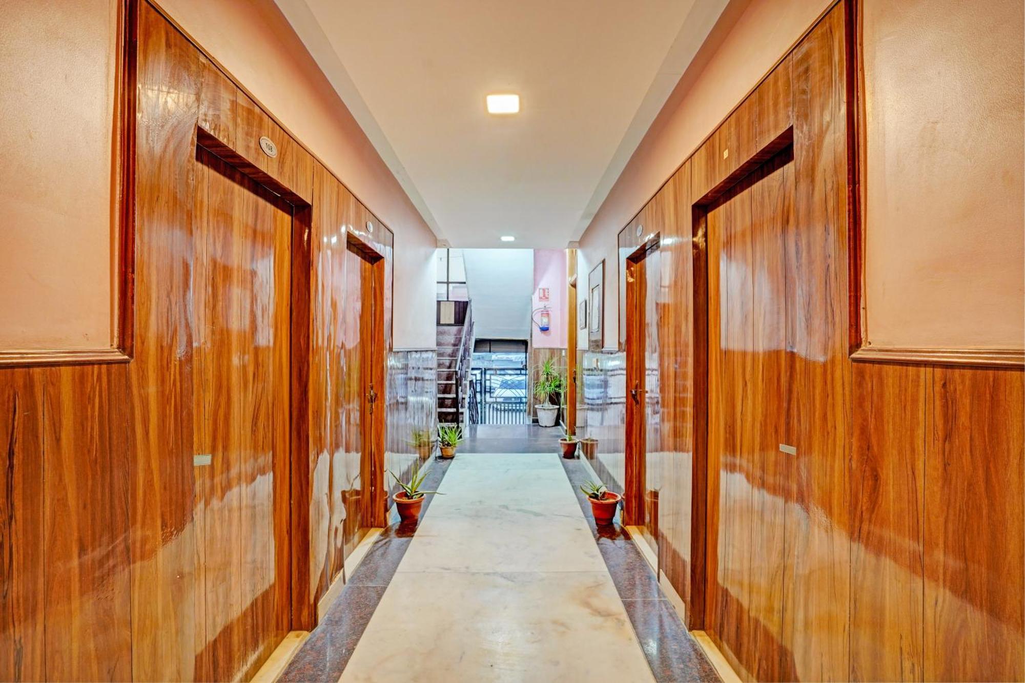 Hotel O Greno House Near Pvr Ansal Plaza 그레이터 노이다 외부 사진