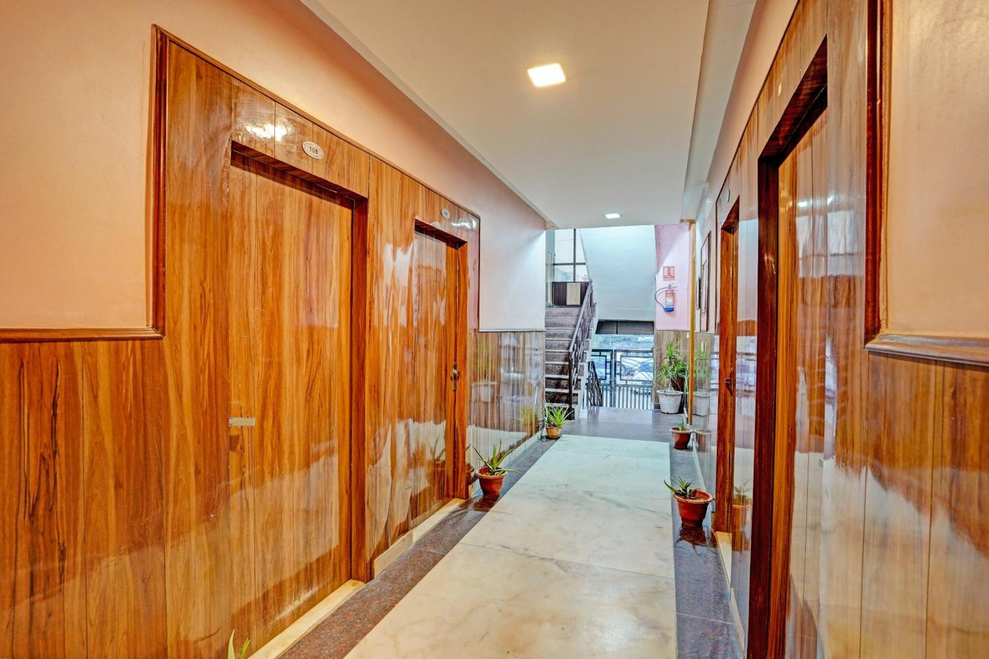 Hotel O Greno House Near Pvr Ansal Plaza 그레이터 노이다 외부 사진